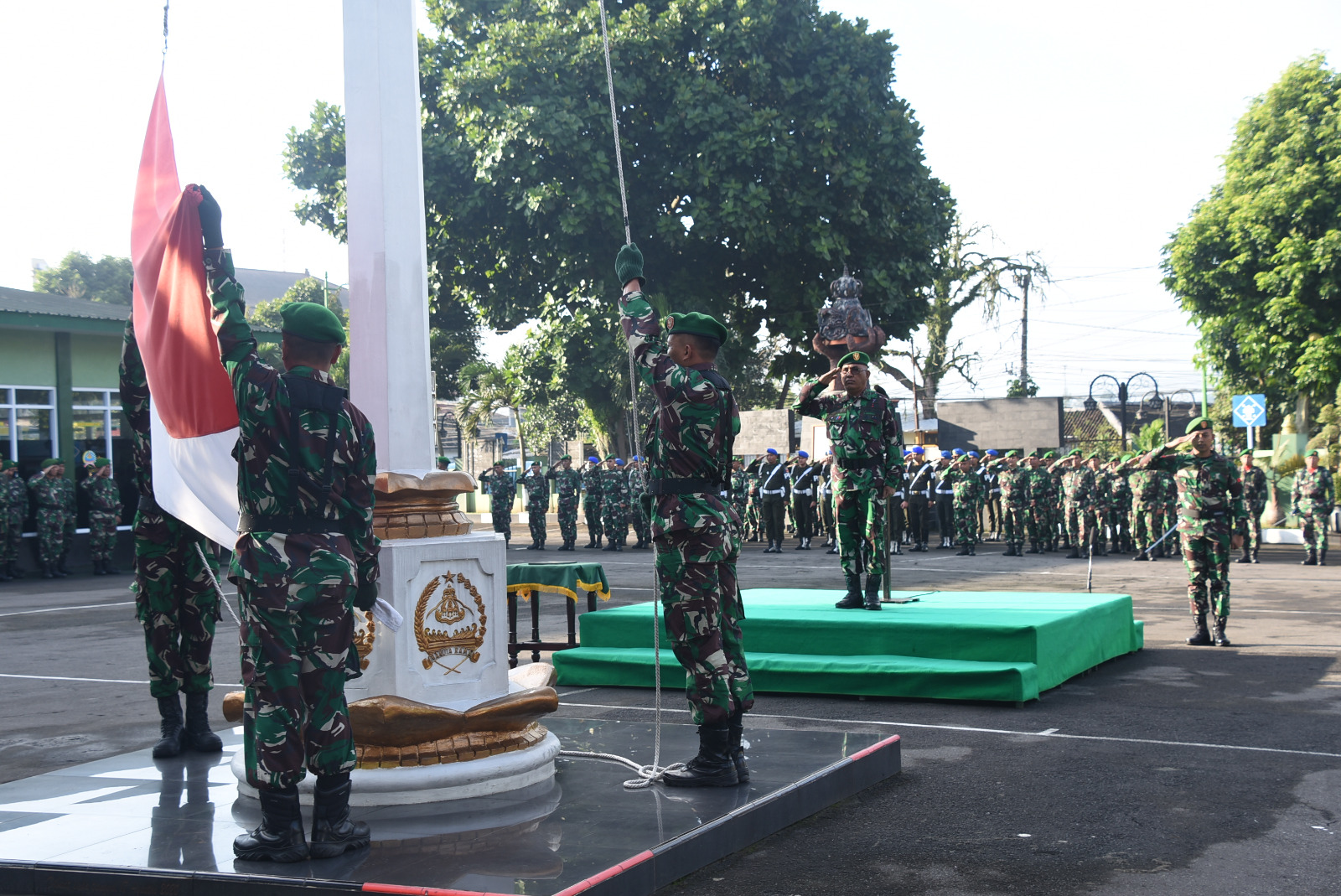 Kasipers Korem 073/Makutarama Sebagai Inspektur Upacara Bendera